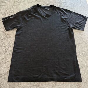 Lululemon metal vent tech short sleeve medium black